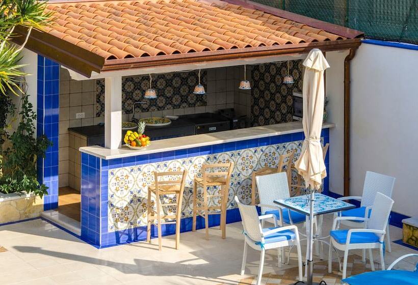 ペンション Mediterranean Charm