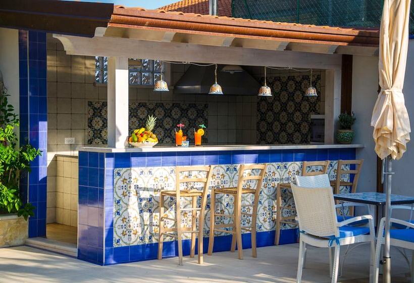 ペンション Mediterranean Charm