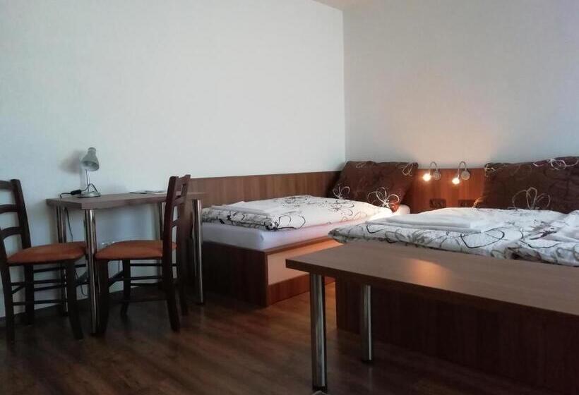 膳宿费 Motorest U Kola