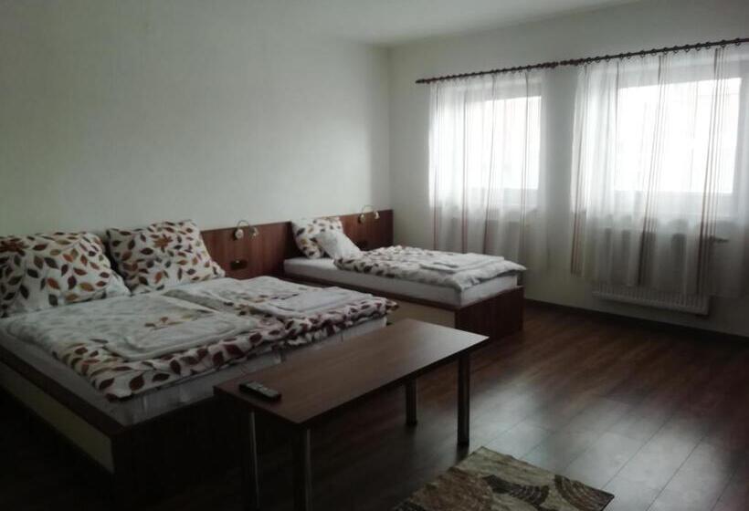 膳宿费 Motorest U Kola