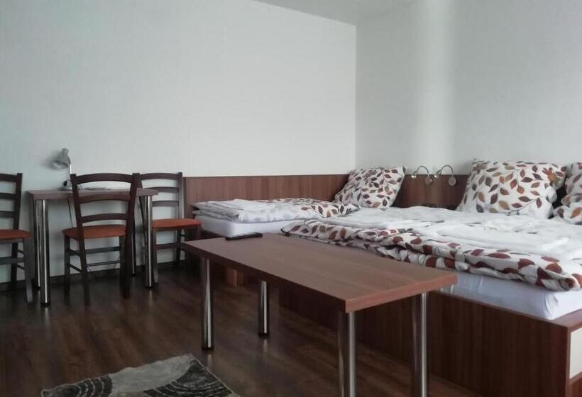 膳宿费 Motorest U Kola