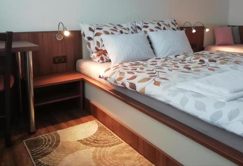 膳宿费 Motorest U Kola