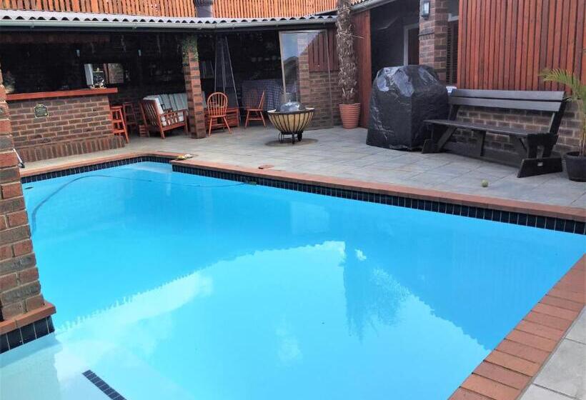 펜션 The Travel Inn Durban