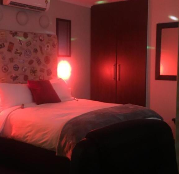 펜션 The Travel Inn Durban