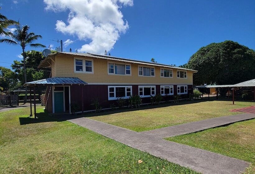 הוסטל Kohala Village Inn