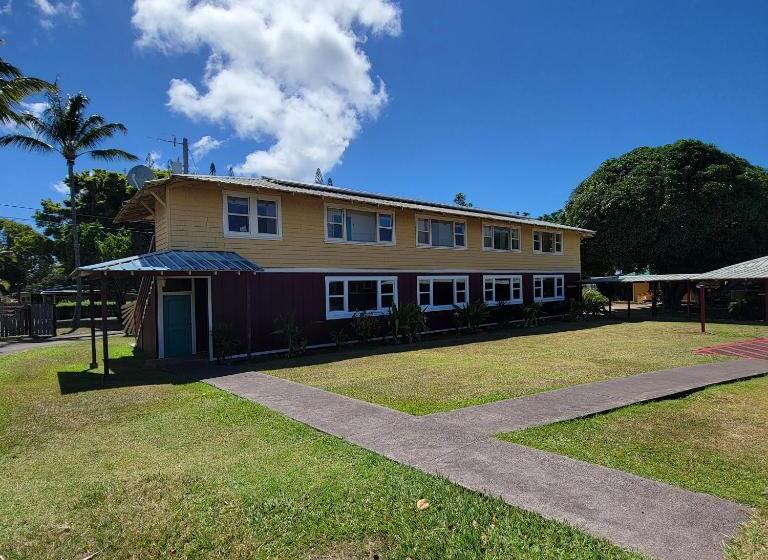 הוסטל Kohala Village Inn