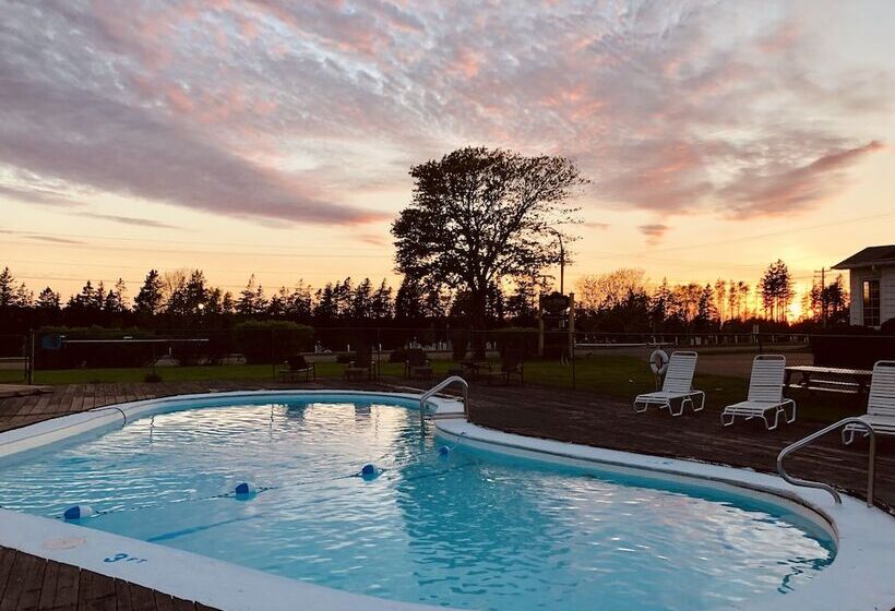 Anne Shirley Motel & Cottages