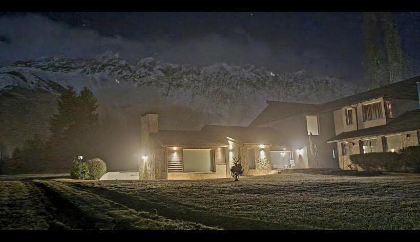 تختخواب و صبحانه La Aguada