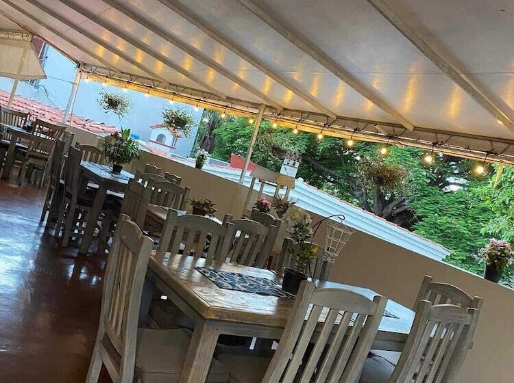 ホテル Boutique Casa Emilia