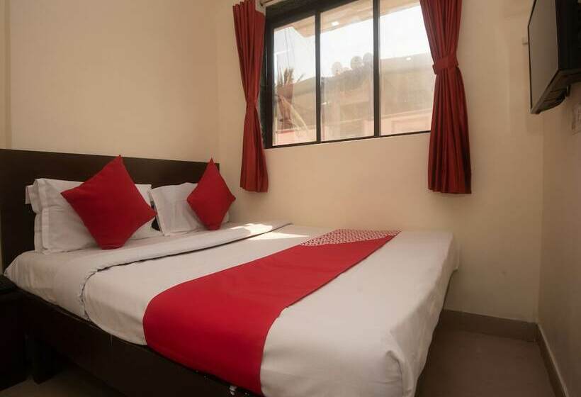 Hotel Oyo 23285 The Diplomat Lodging