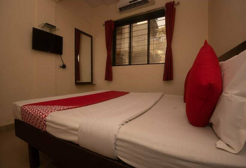 Hotel Oyo 23285 The Diplomat Lodging