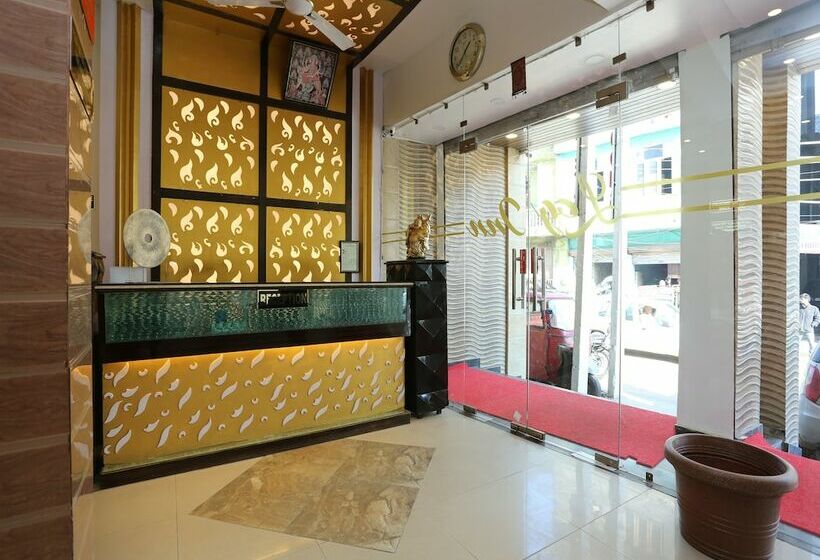 Отель Oyo 26745 Log Inn