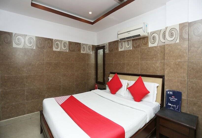 Отель Oyo 26745 Log Inn