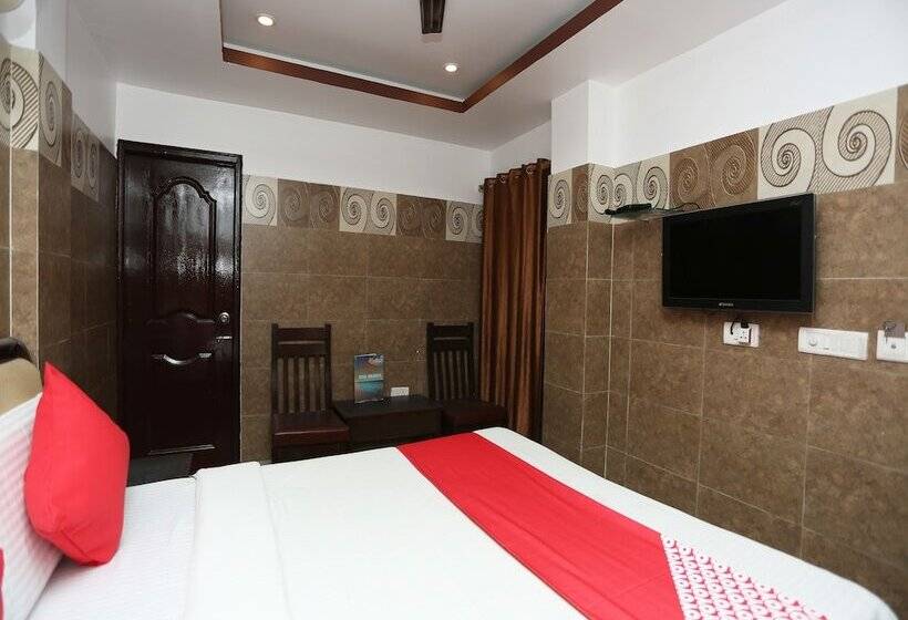 Отель Oyo 26745 Log Inn