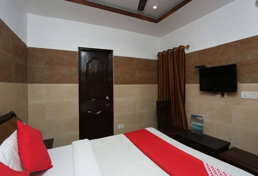 Отель Oyo 26745 Log Inn