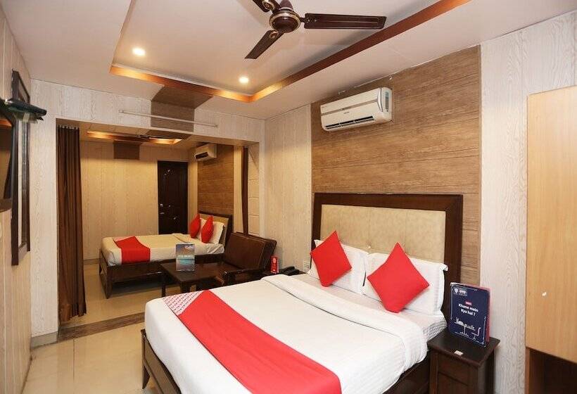 Отель Oyo 26745 Log Inn