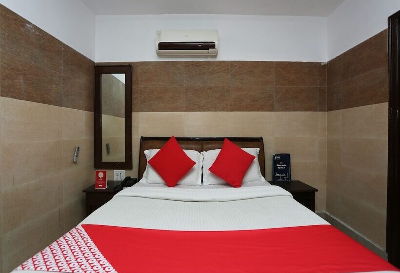 Отель Oyo 26745 Log Inn