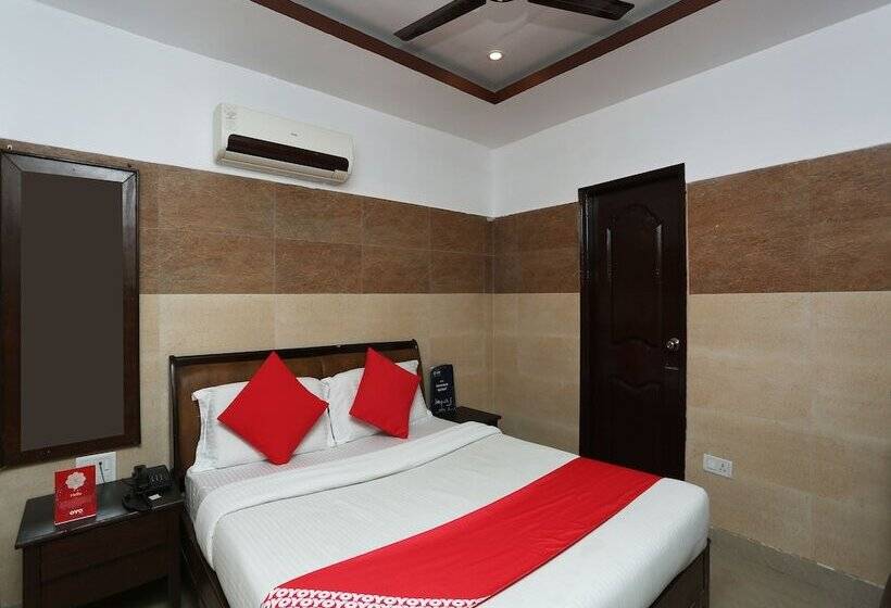 Отель Oyo 26745 Log Inn