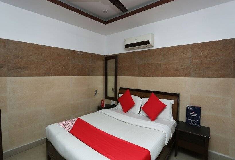 Отель Oyo 26745 Log Inn