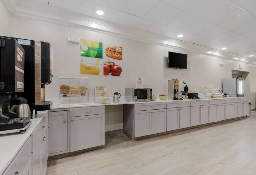 فندق Quality Inn & Suites New Hartford   Utica