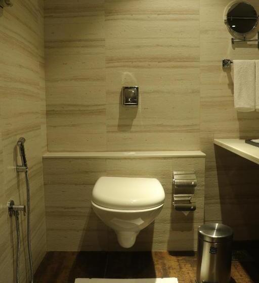 בית מלון כפרי Regenta Central Harsha Vapi