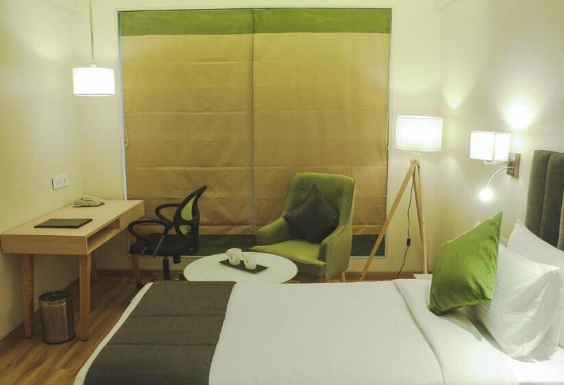 בית מלון כפרי Regenta Central Harsha Vapi