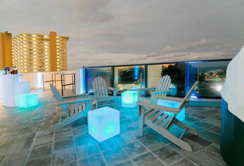 فندق Vistalmar Beach Resort