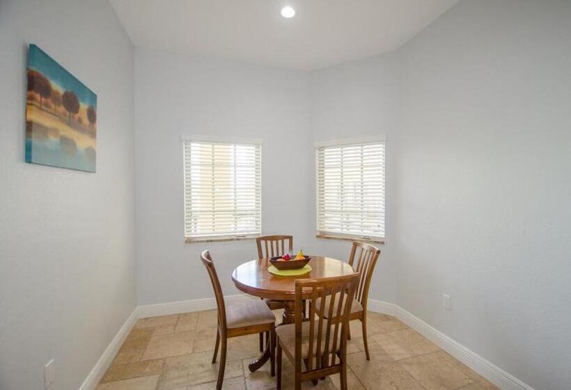 فندق Vistalmar Beach Resort