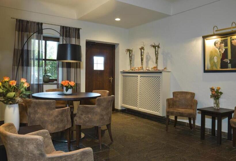 فندق Zur Waldbahn