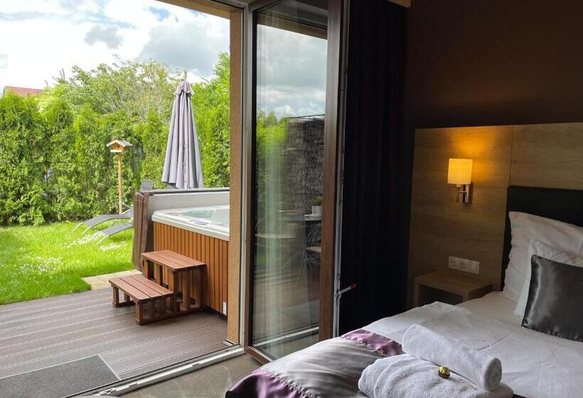 Bed and Breakfast Villa Aruba & Private Spa Suites