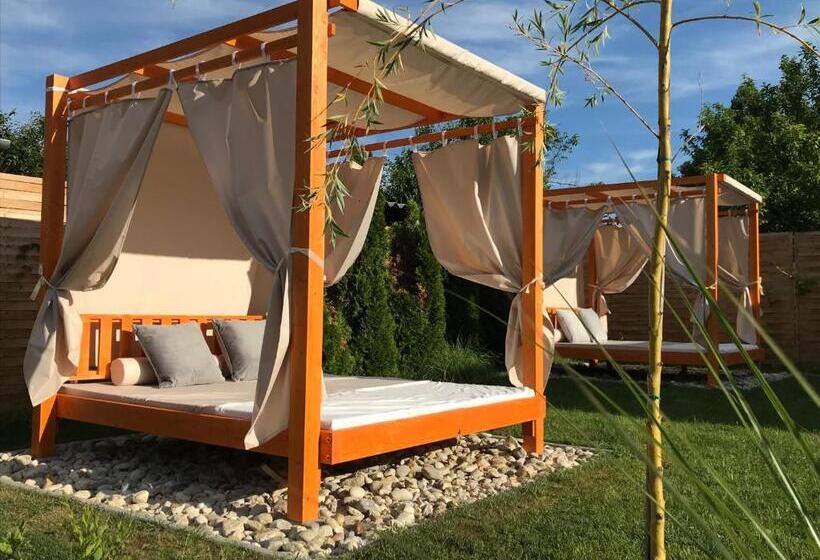 Bed and Breakfast Villa Aruba & Private Spa Suites