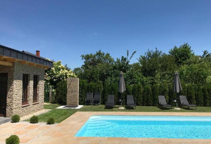 민박 Villa Aruba & Private Spa Suites