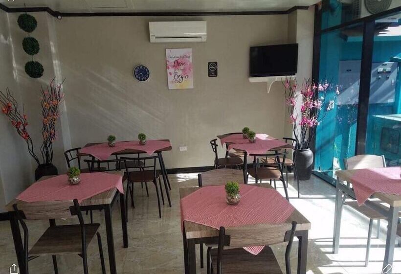 هتل 7 Meadows Inn