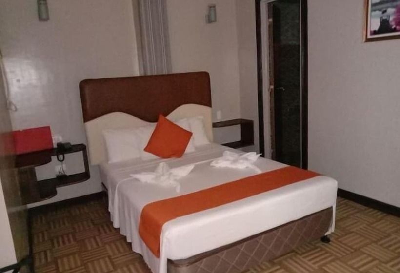 هتل 7 Meadows Inn