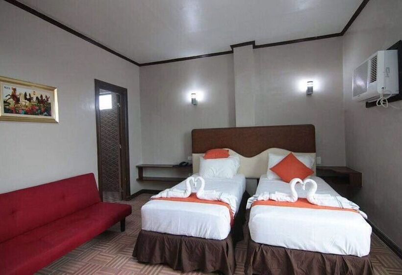 هتل 7 Meadows Inn