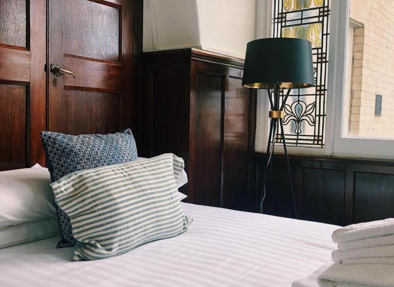 فنادق الكبسولة Endsleigh Park Aparthotel Close To Hull University