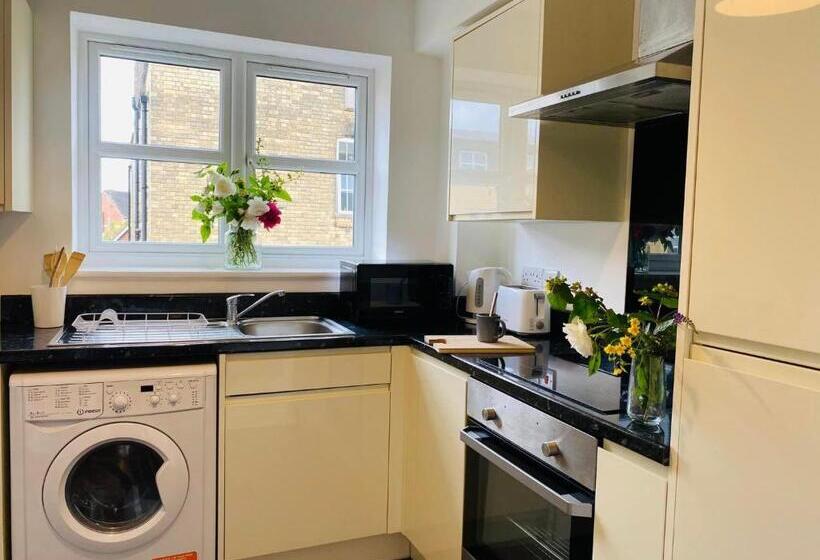 فنادق الكبسولة Endsleigh Park Aparthotel Close To Hull University