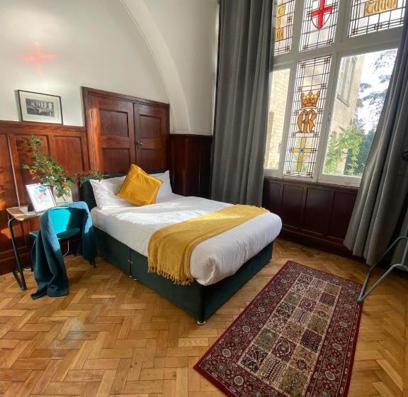 فنادق الكبسولة Endsleigh Park Aparthotel Close To Hull University