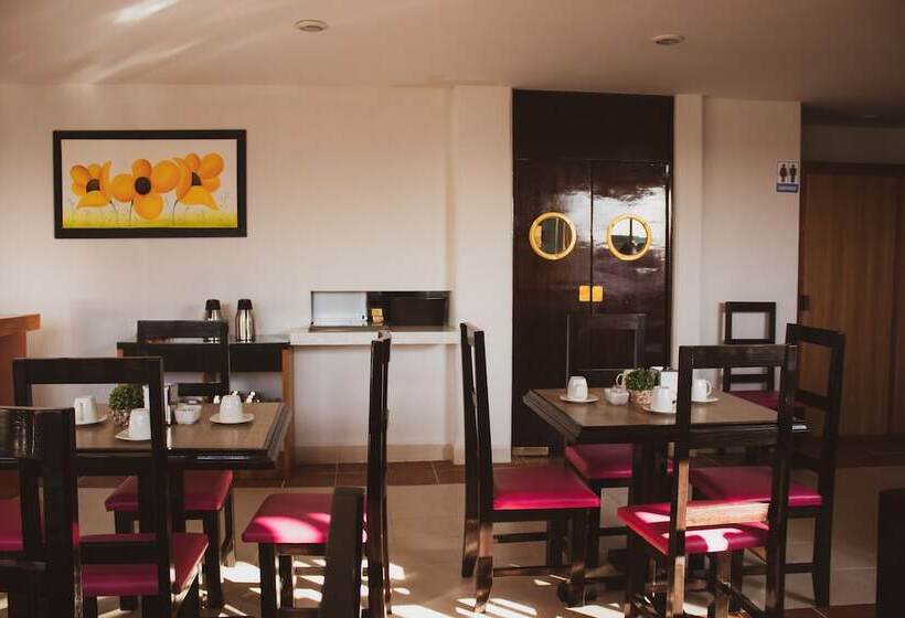 فندق De La Peña Inn