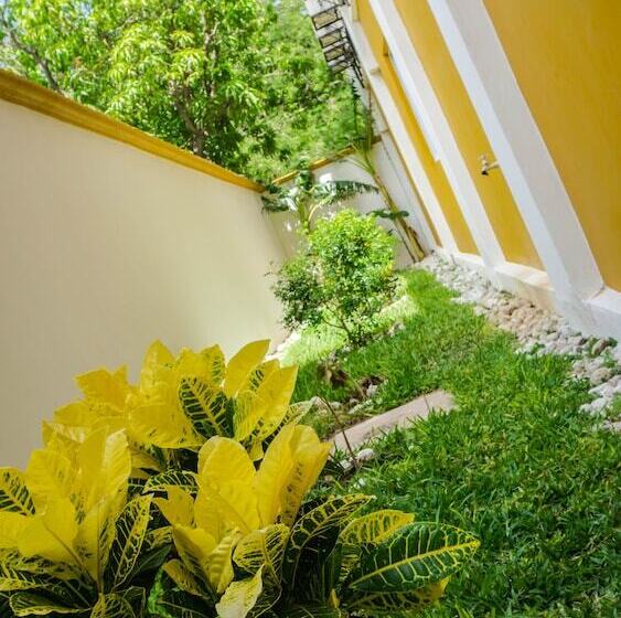 فندق De La Peña Inn