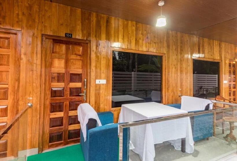 ホテル Golden Pebble