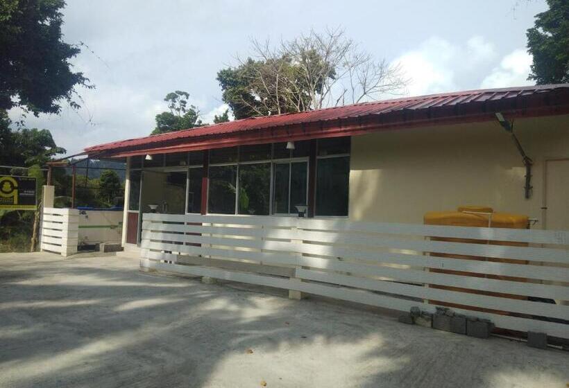 ホテル Golden Pebble