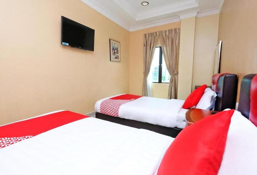 בית מלון כפרי Oyo 707 Ayuni