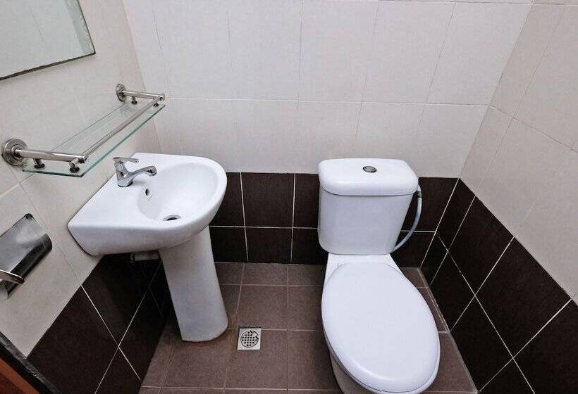 בית מלון כפרי Oyo 707 Ayuni