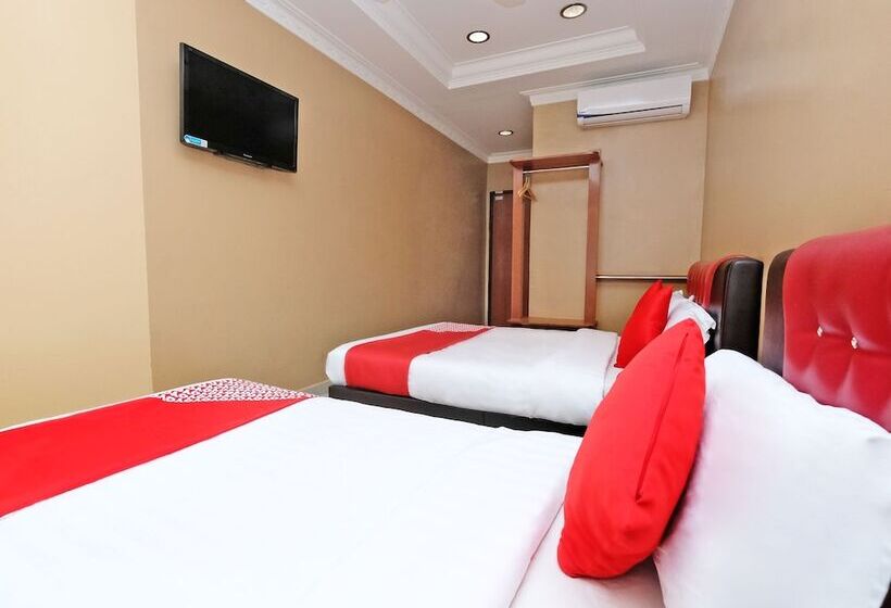 בית מלון כפרי Oyo 707 Ayuni