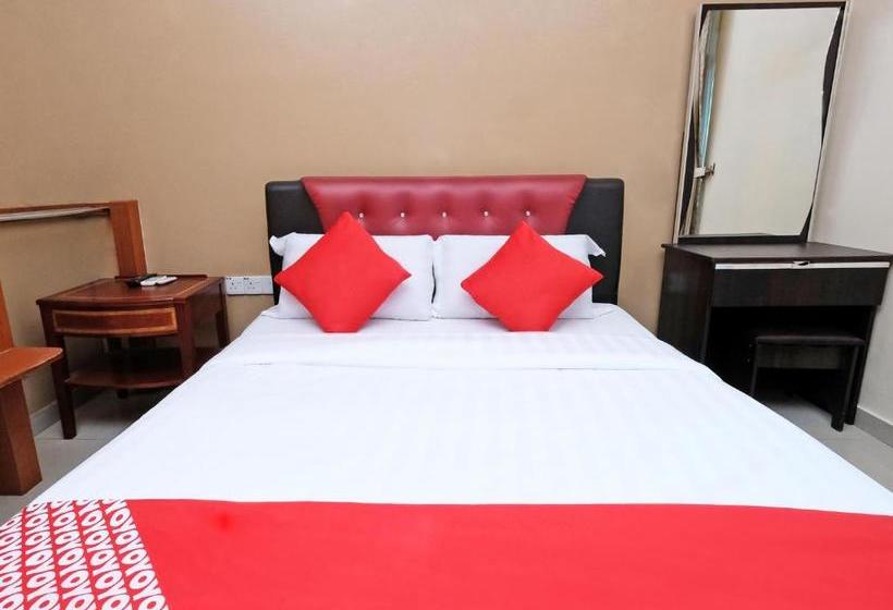 בית מלון כפרי Oyo 707 Ayuni