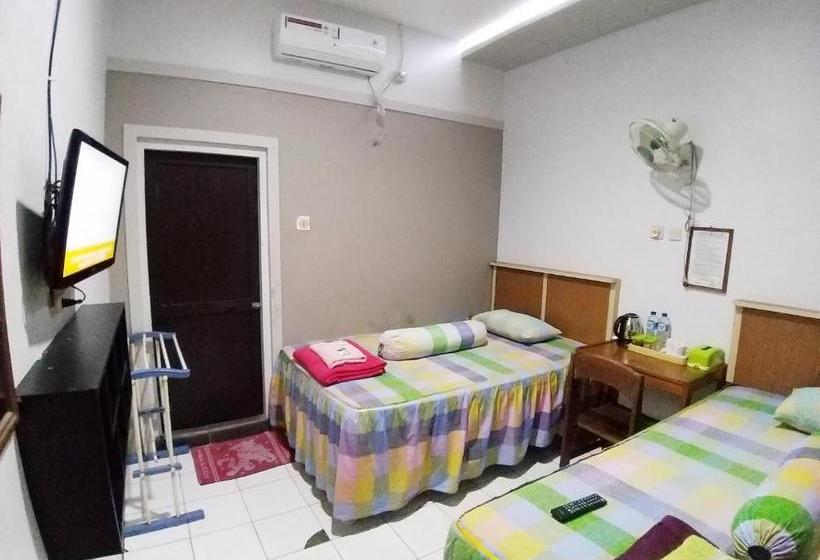 בית מלון כפרי Putir Sinta Syariah