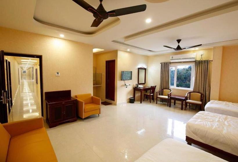 בית מלון כפרי Rb Grand Residency