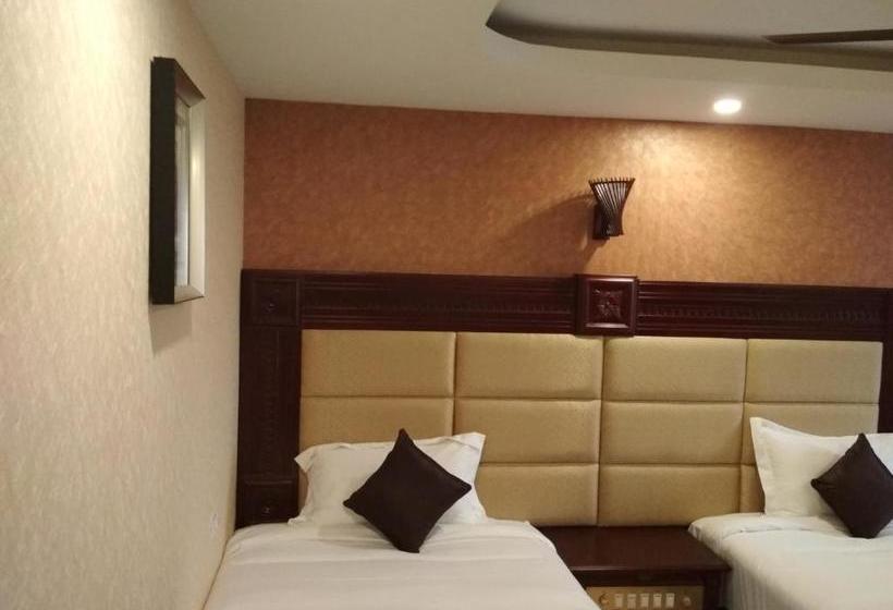 בית מלון כפרי Rb Grand Residency