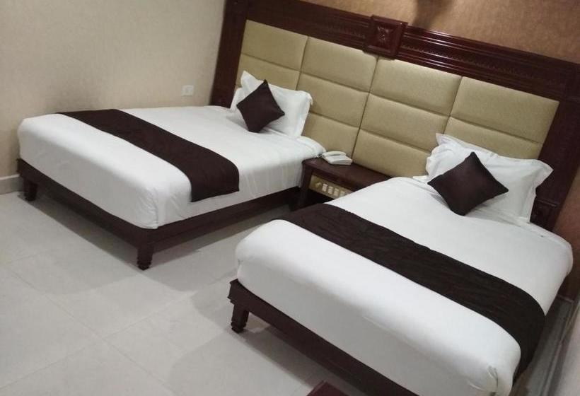 בית מלון כפרי Rb Grand Residency